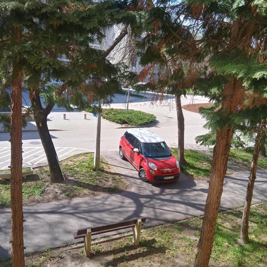 M&D Apartman Eger Bagian luar foto
